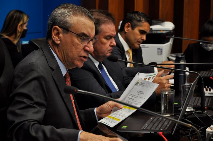 Mesa Diretora da ALEMS oficializa homenagem a Ary Rigo