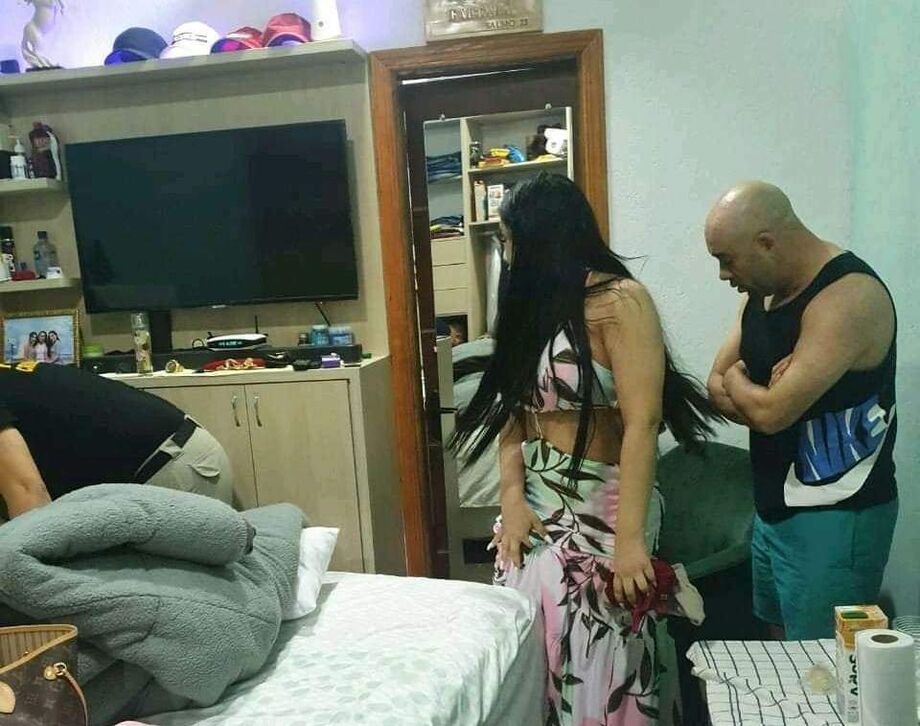 A jovem estava em uma cela de luxo