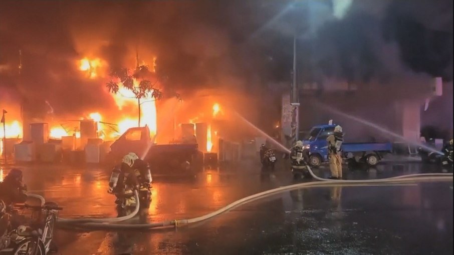 O prefeito da cidade, Chen Chi-mai, disse que o edifício estava parcialmente abandonado, tendo abrigado anteriormente restaurantes, salas de karaokê e um cinema