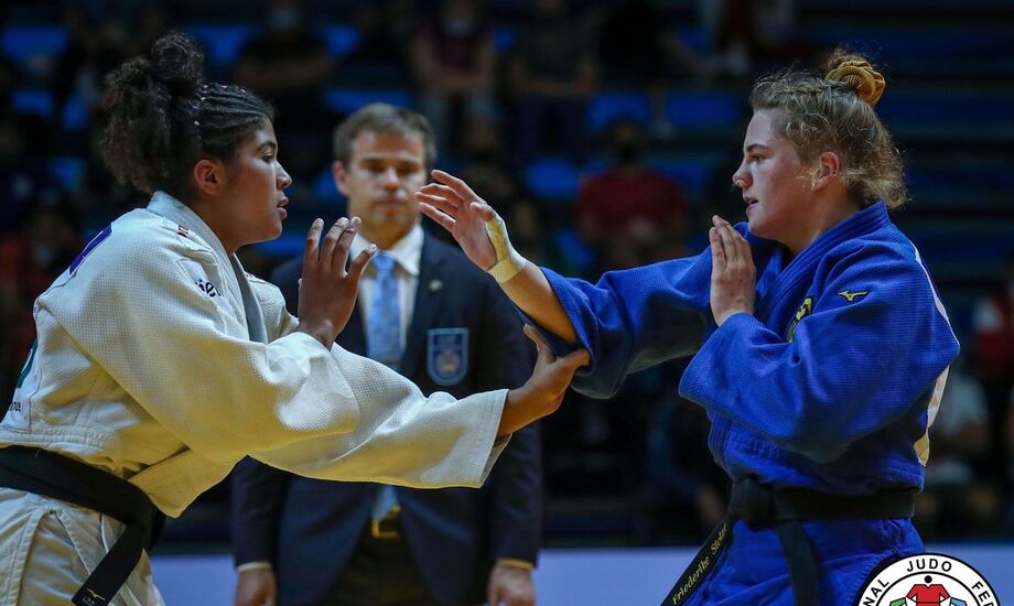 A carioca garantiu o bronze no evento realizado em Olbia (Itália) ao superar a alemã Friederiek Stolze por ippon