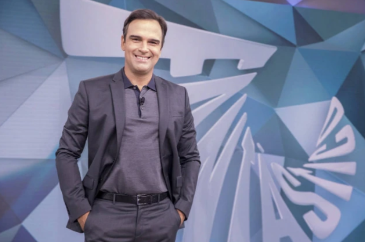 Tadeu Schmidt começou a apresentar o 'Fantástico', oficialmente, em 2011. Antes, tinha passado por quadros esportivos
