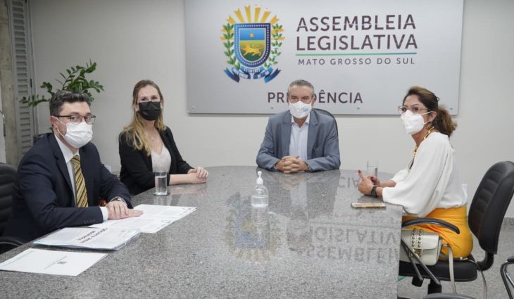 PGE e ALEMS renovam convênio