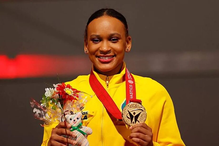 Rebeca Andrade conquista o ouro no salto no Mundial de Ginástica.