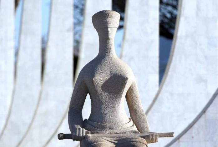 Estátua da Justiça, em frente ao STF