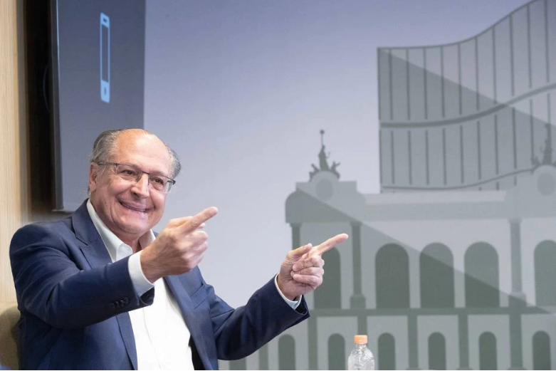 Ex-governador Geraldo Alckmin articula filiação ao PSD, mas também não descarta o União Brasil, fruto da fusão entre PSL e DEM