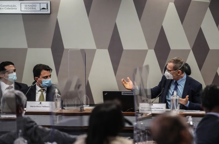 O senador Fabiano Contarato discursou sobre o comentário homofóbico feito pelo empresário Otávio Fakhoury