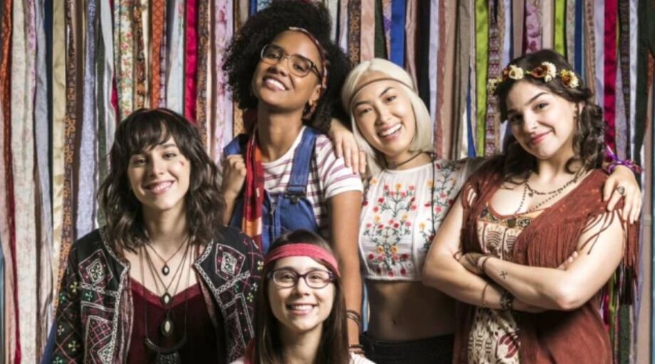 'As Five': Ellen (Heslaine Vieira), Lica (Manoela Aliperti), Tina (Ana Hikari), Benê (Daphne Bozaski) e Keyla (Gabriela Medvedovski)
