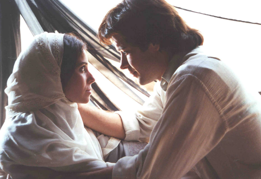 Giovanna Antonelli (Jade) e Murilo Benício (Lucas) em cena de 'O Clone'