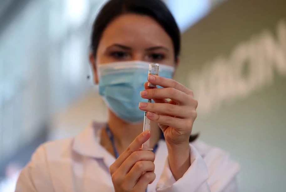 Brasil aplica vacinas contra a covid-19 de quatro fabricantes diferentes