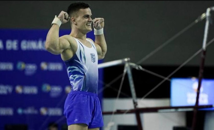 Com quatro ouros, Caio Souza foi o destaque nas finais das provas por aparelhos neste domingo