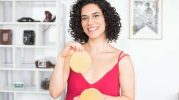 Encaixar-se no padrão de seios volumosos - febre há mais de 20 anos - deixou de fazer sentido para muitas delas. Para outras, embora ainda gostem do que veem no espelho, os riscos da prótese à saúde preocupam