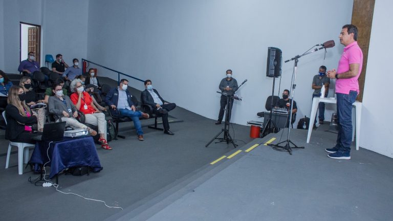 O prefeito de Campo Grande, Marquinhos Trad, esteve presente no encontro e destacou que, no momento, as discussões em torno de possíveis restrições de controle sanitário ou flexibilizações devem ser amplamente discutidas antes de qualquer deliberação