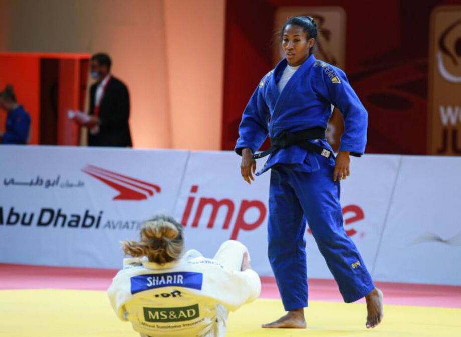 Porta-bandeira na Olimpíada de Tóquio, judoca Ketleyn Quadros, conquistou o bronze na categoria até 63kg no Grand Slam de Abu Dhabi