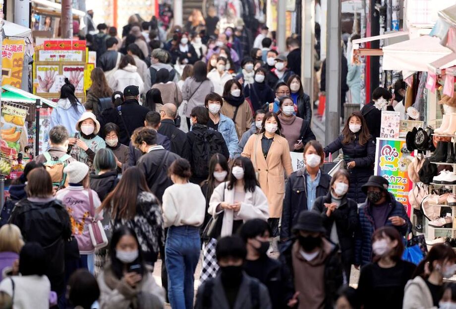 Japão reforçou restrições para conter disseminação da nova variante do coronavírus.