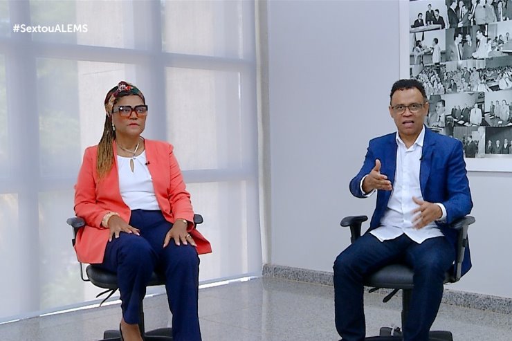 Eugênia Portela, doutora em Educação, falou sobre o Dia da Consciência Negra no programa Sextou, apresentado por Ben-Hur Ferreira Foto: TV ALEMS