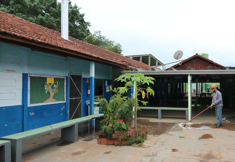 Presos iniciam 13ª reforma de escola pública pelo projeto do TJMS