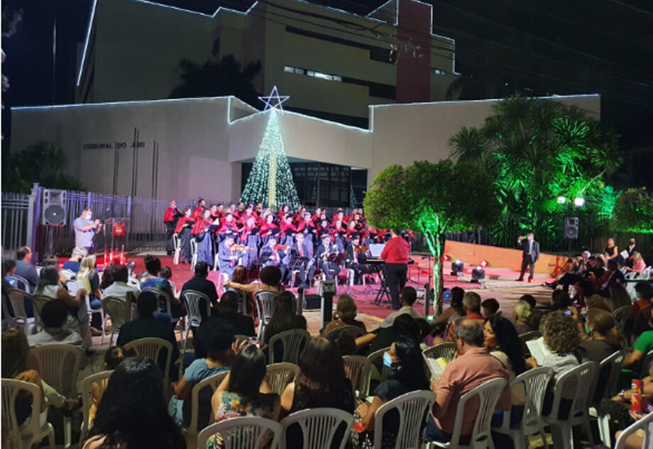 O Coral do TJMS se dedica a um repertório que abrange desde o canto gregoriano ao período contemporâneo, músicas nacionais e internacionais, erudita, folclórica, popular e sacra