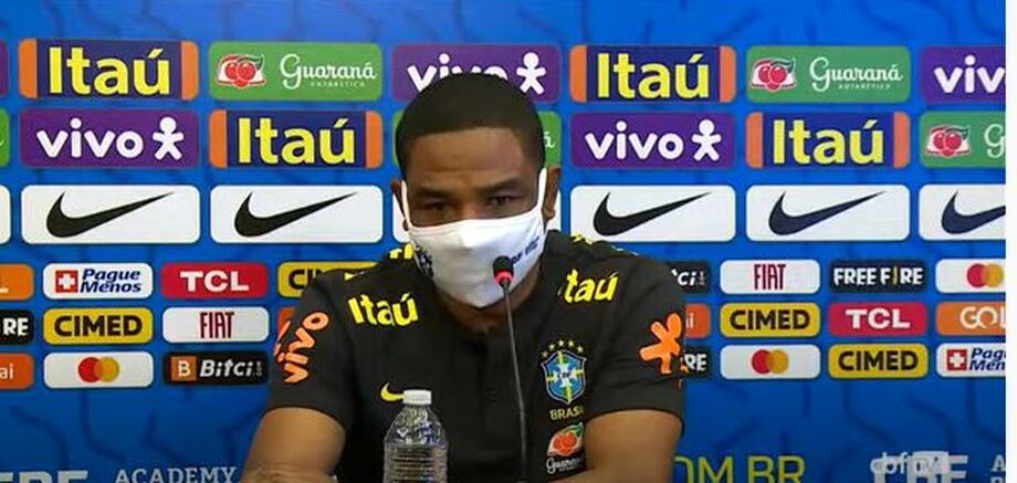 Cesar Sampaio se emociona ao mandar recado ao garoto santista