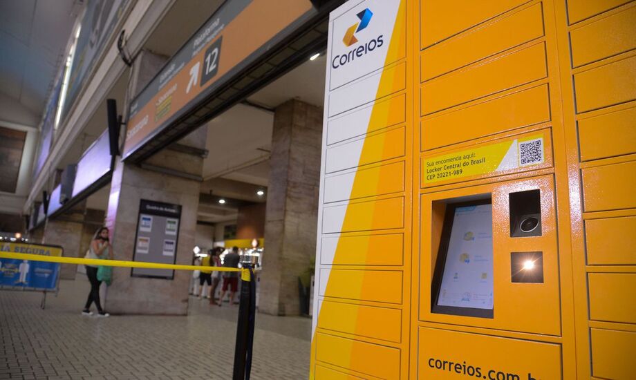 O Correios Packet foi lançado em 2019 para dar celeridade na entrega de importações no Brasil em função da integração tecnológica entre o serviço postal, as autoridades aduaneiras, operadores logísticos internacionais e marketplaces