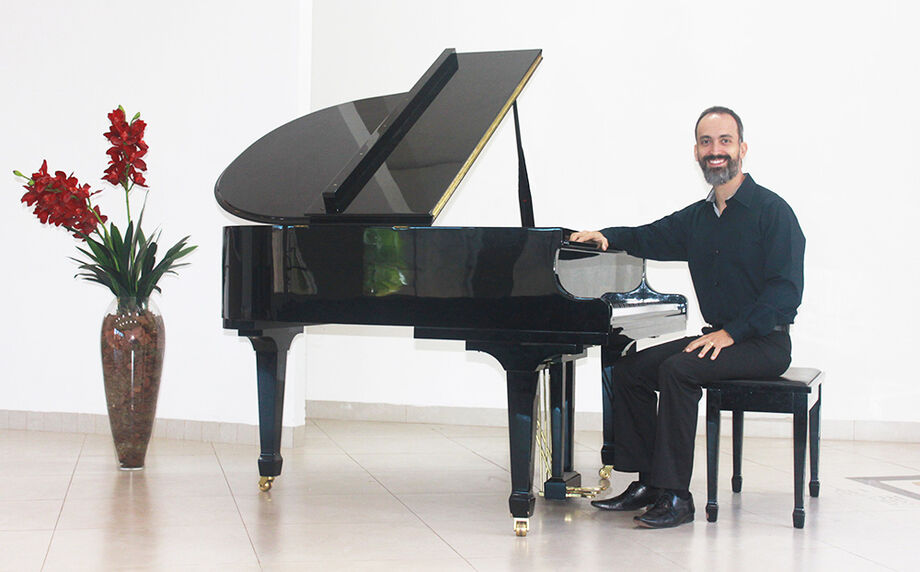 O pianista Rodrigo Falson