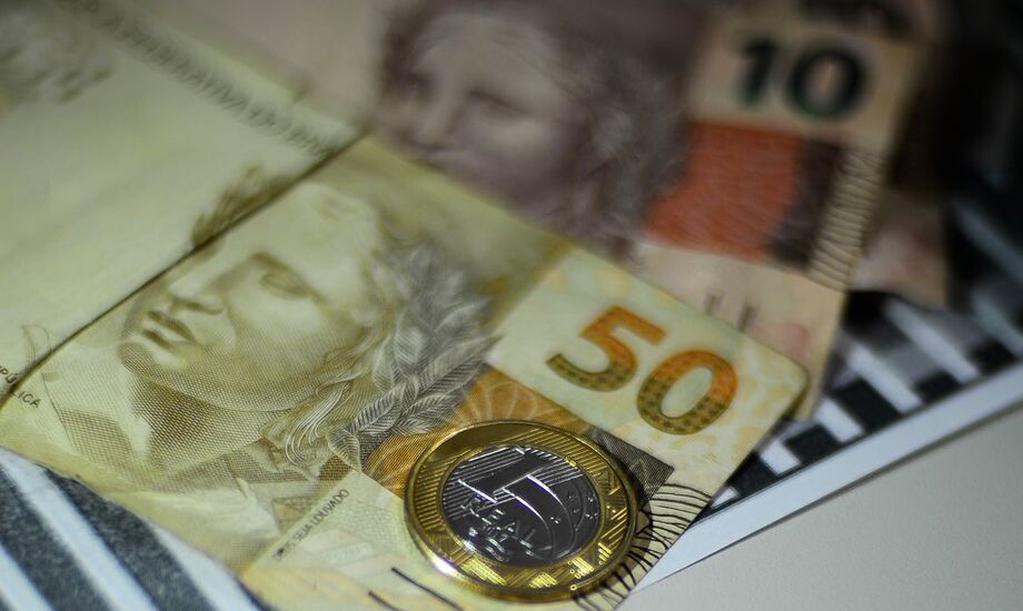Caixa paga Auxílio Brasil