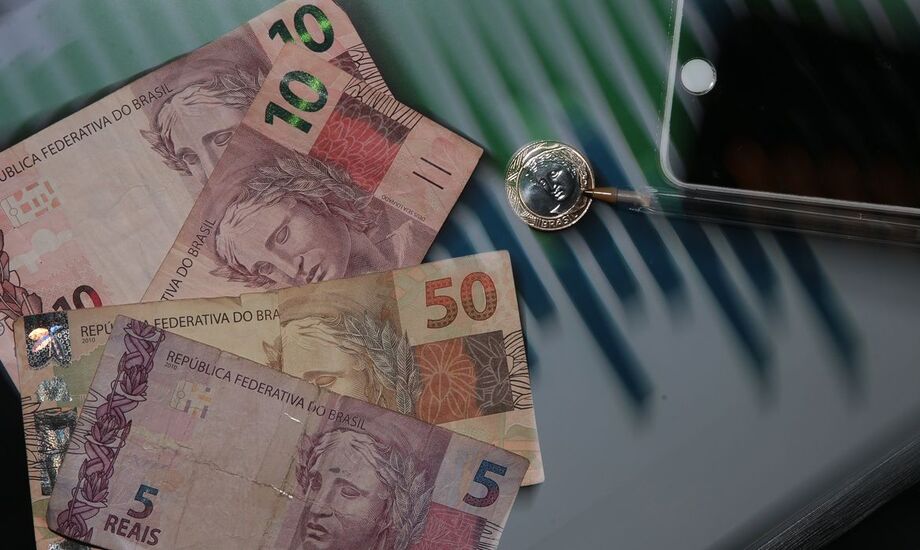 O novo programa social terá três benefícios básicos e seis suplementares, que podem ser adicionados caso o beneficiário arranje um emprego ou tenha um filho que se destaque em competições esportivas ou em competições científicas e acadêmicas.
