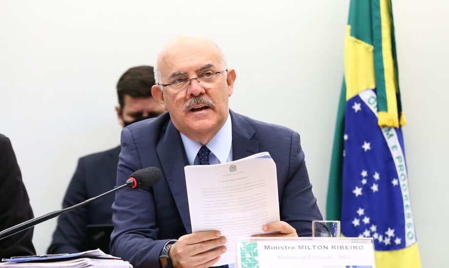 Sobre as exonerações no Instituto Nacional de Estudos e Pesquisas Educacionais Anísio Teixeira (Inep), órgão responsável pelo exame, o ministro disse que estão relacionada com questões administrativas e não com as provas do Enem