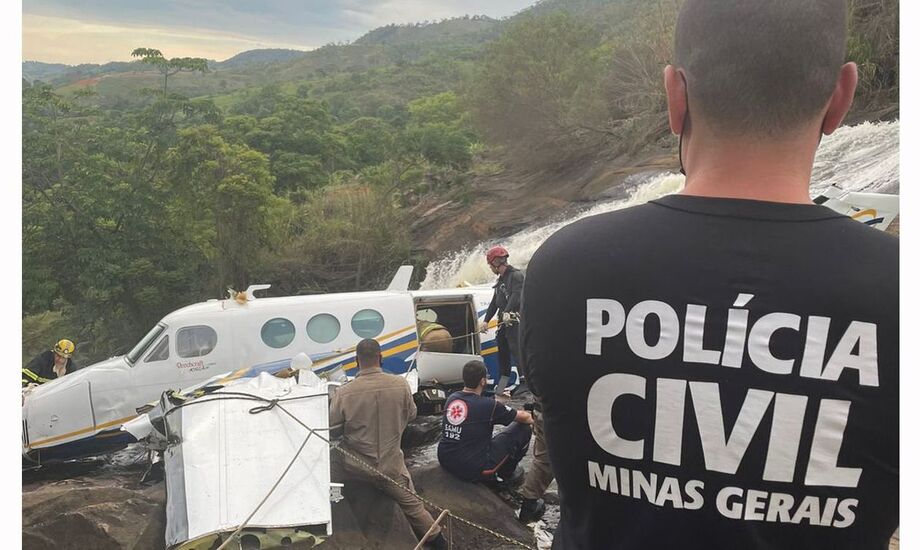 A primeira providência dos investigadores será identificar indícios, fotografar cenas e ouvir relatos de testemunhas.