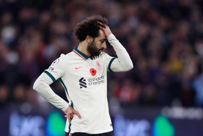 Mohamed Salah se lamenta pela derrota do Liverpoor para o West Ham por 3 a 2