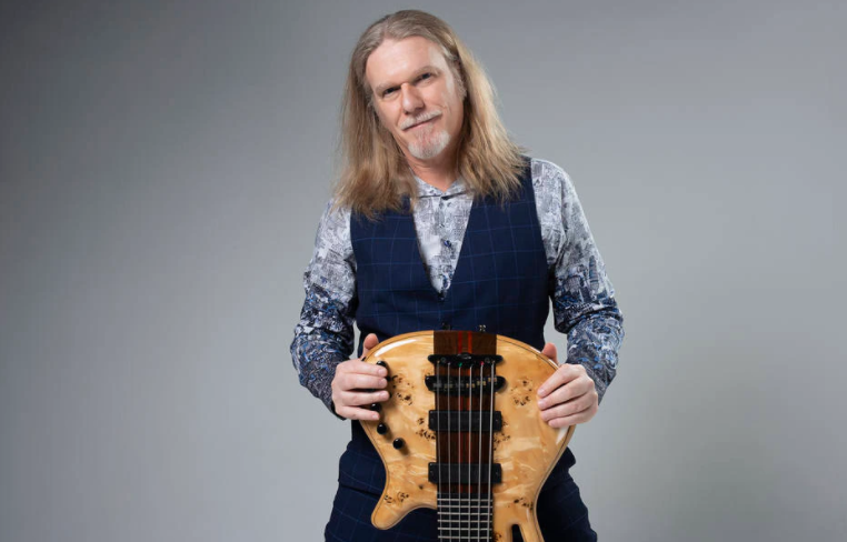 Humberto Gessinger retoma a temporada do show solo 'Não Vejo a Hora', com 11 faixas autorais