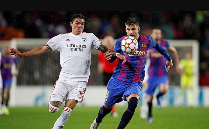 Barcelona empata com Benfica e pode ficar fora das oitavas na Liga dos Campeões