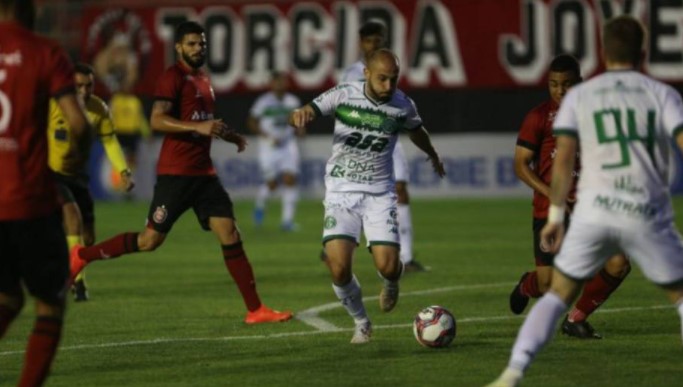 Guarani vence Brasil de Pelotas por 1 a 0 e ainda sonha com o acesso à Série A