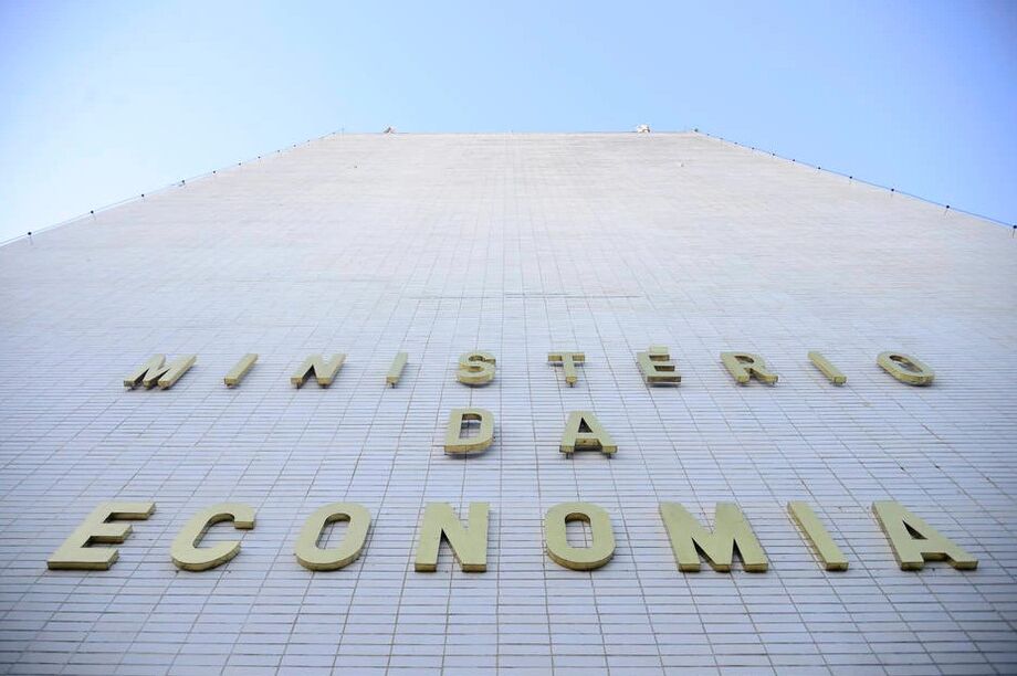 Ministério da Economia vai avaliar se pode prorrogar auxílio emergencial por meio de medida provisória