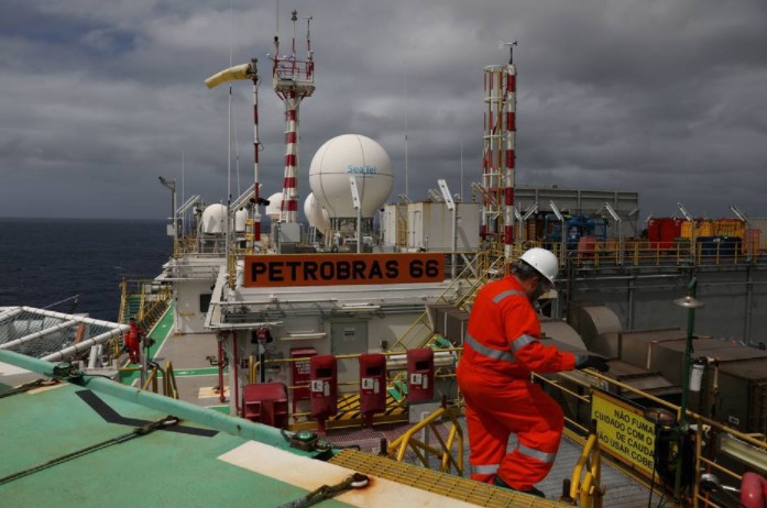Plataforma da Petrobras no Rio de Janeiro; petrolífera pretende fazer novos investimentos