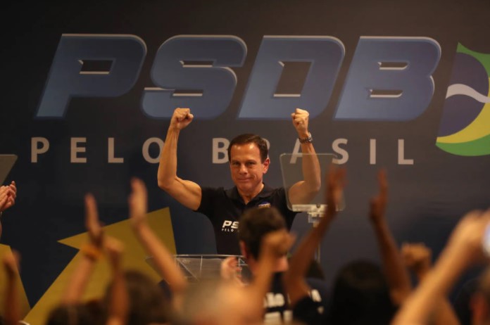 Govarnador de São Paulo, João Doria, comemora vitória nas prévias do PSDB; tucano obteve 54% dos votos
