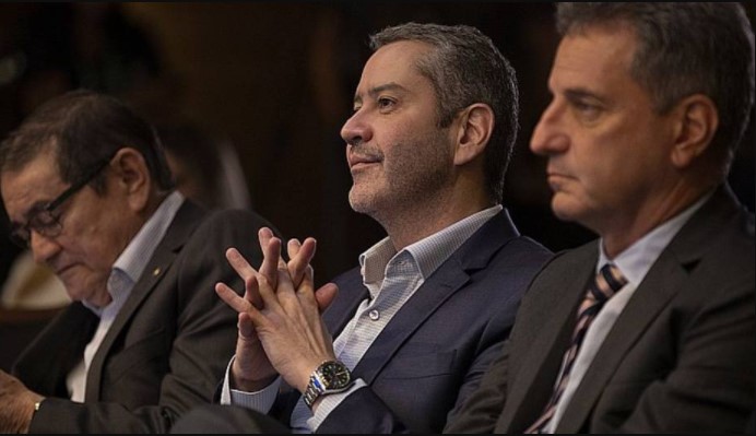 Mesmo afastado, Rogério Caboclo tenta exercer sua influência na CBF
