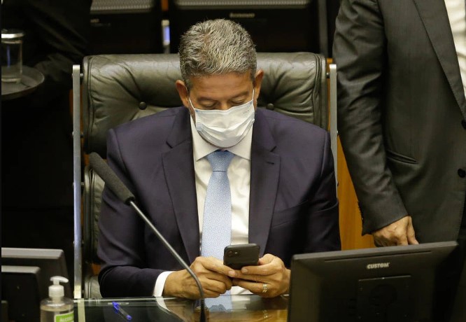 O presidente da Câmara, Arthur Lira, durante sessão no plenário da Casa