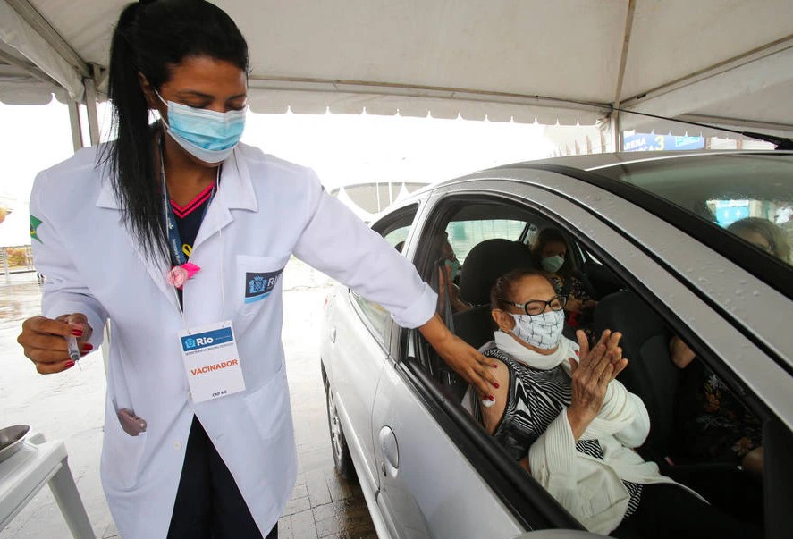 O Rio de Janeiro já aplicou mais de 10 milhões de doses de vacina contra a covid-19