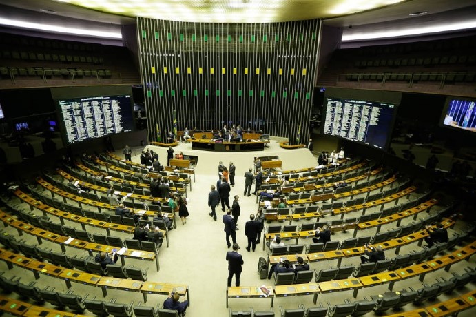 Plenário da Câmara; base aliada emplacou uma votação com 336 parlamentares - 28 a mais do que o mínimo necessário de 308