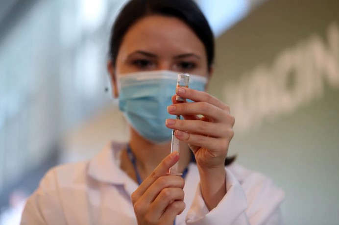 Brasil aplica vacinas contra a covid-19 de quatro fabricantes diferentes