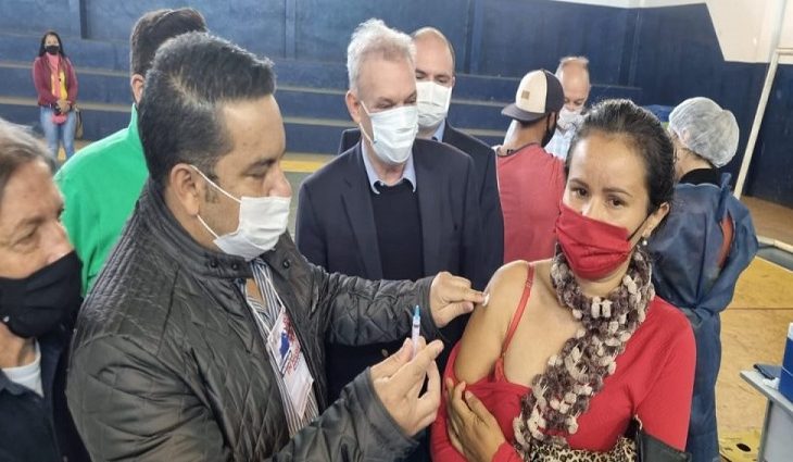 Vacinação contra covid-19 em Ponta Põra