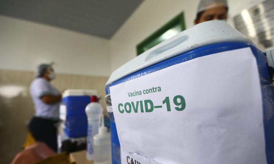 Até o momento, segundo o governo federal, foram distribuídas mais de 344 milhões de doses de vacinas contra a covid-19