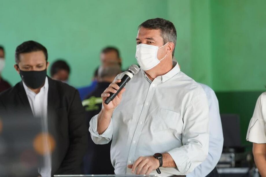 O secretário Eduardo Riedel