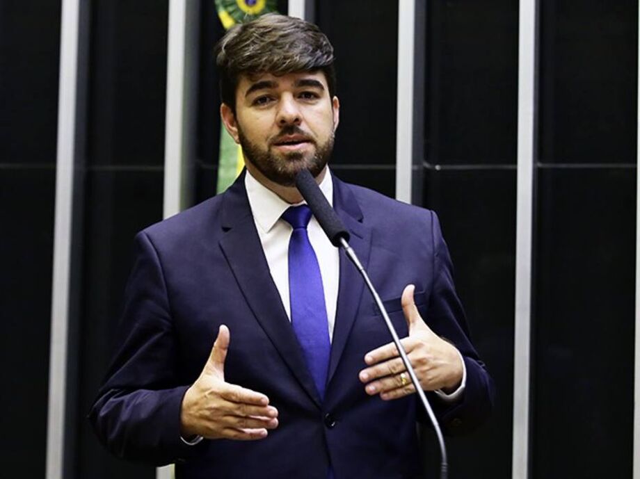 O deputado Zé Vitor (PL-MG); se os deputados derem aval ao texto apresentado pelo relator, o marco poderá seguir diretamente para a sanção do presidente Jair Bolsonaro.