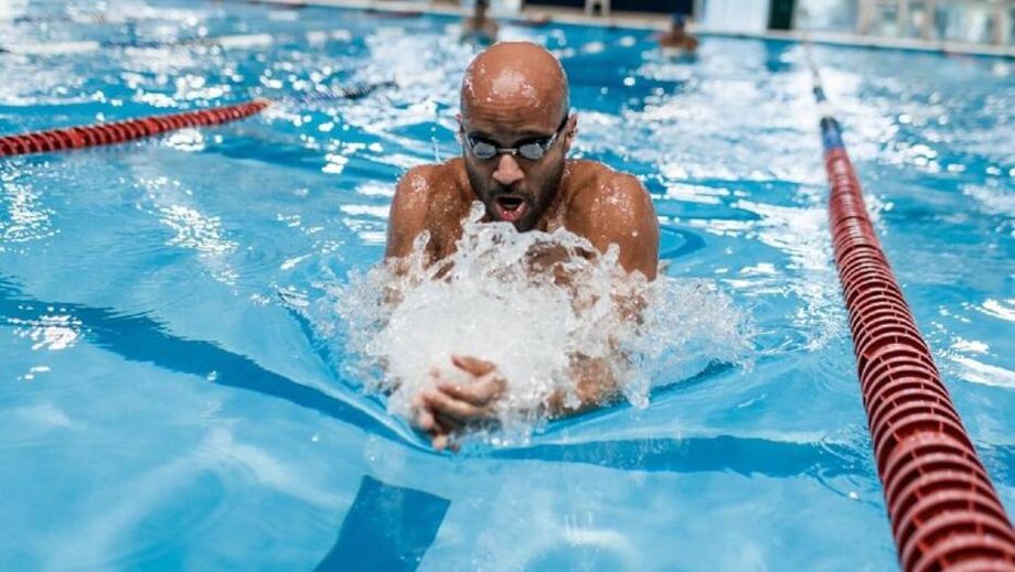 João Gomes Jr conquistou a medalha de bronze nos 50 metros peito no Mundial de Piscina Curta, em Abu Dabi Foto: Divulgação/Time Brasil