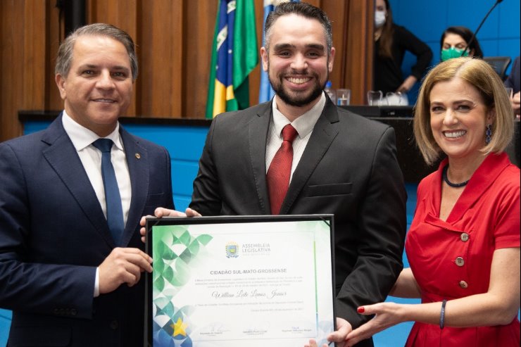 O parlamentar destacou a importância deste ato aos homenageados