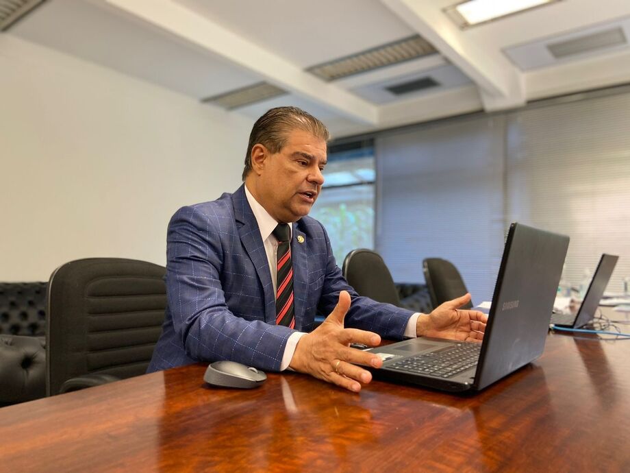 Ao longo da construção do relatório, senador ouviu representantes do Itamaraty, PGR, empresas e organizações de proteção aos direitos humanos na internet