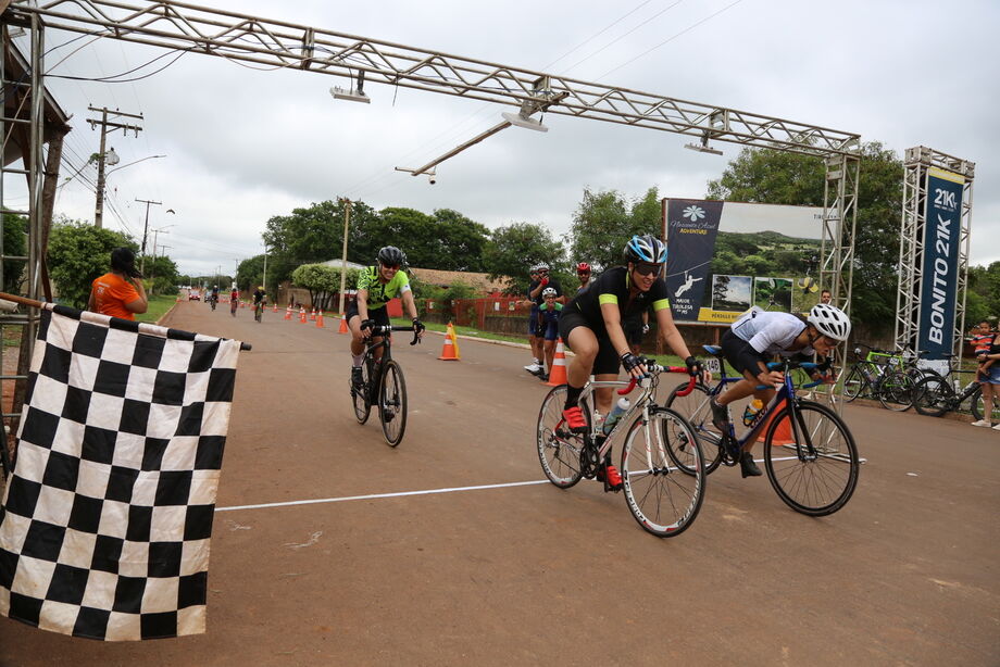 Criada em 2015, a Bonito 21K integra o esporte com as belezas naturais da cidade e a cada ano tem crescido em número de participantes