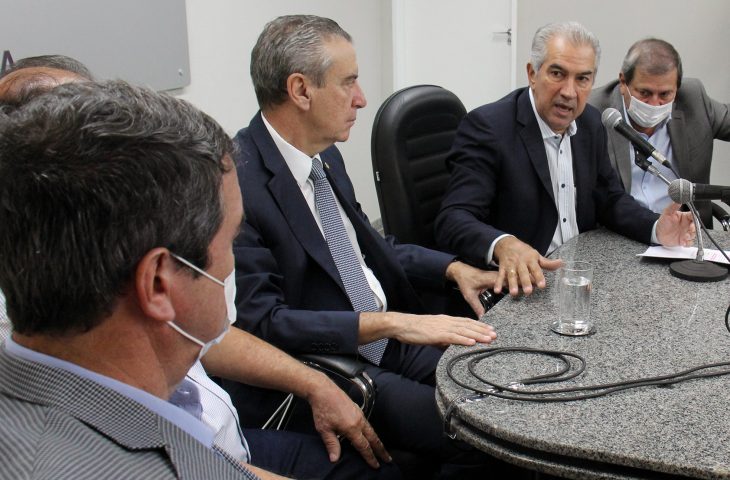 Projeto que reestrutura carreiras