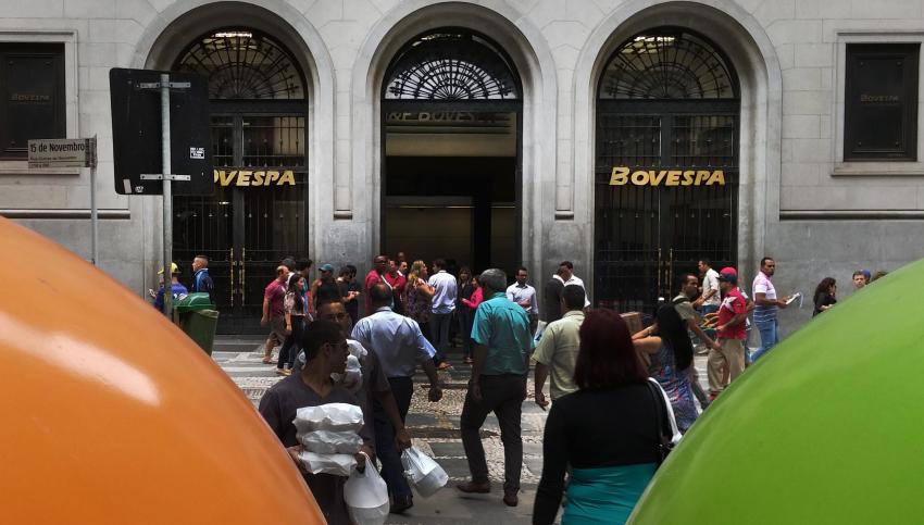 Exterior e S&P permitem alta do Ibovespa, mas PEC e cepa ficam no radar